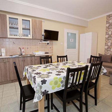 Zoli Apartmanok-Timi Koelcsey 34-36 Hajduszoboszlo Luaran gambar
